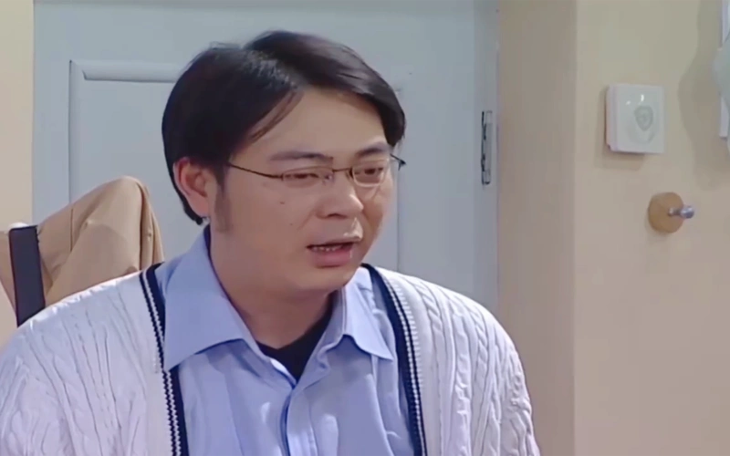 《家有儿女》夏东海一回家,仨孩子立马献殷勤,夏东海怀疑走错门了