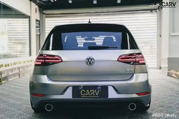 大众高尔夫卡孚改色膜白金gt银银色光泽气场全开