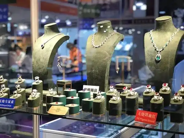广东省彩宝首饰商会闪耀亮相4月中国春季专业珠宝展