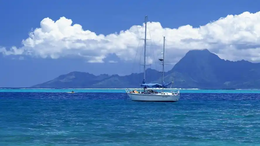 碧海蓝天海边美丽风景桌面壁纸