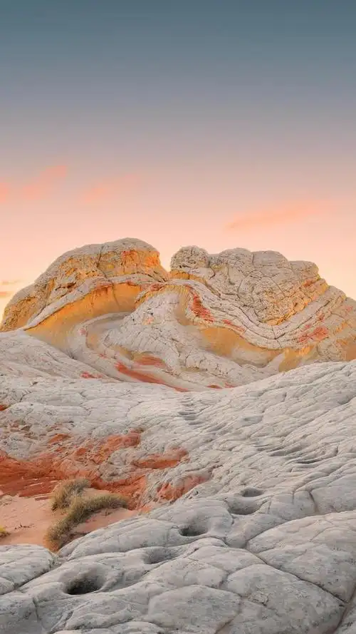 苹果刚刚推出ios14最新壁纸,山脉主题