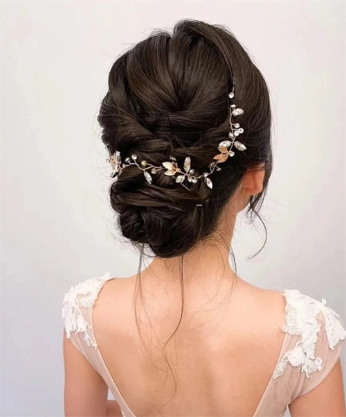 低调日韩新娘盘发 可盐可甜又上镜_新娘发型 - 美发站