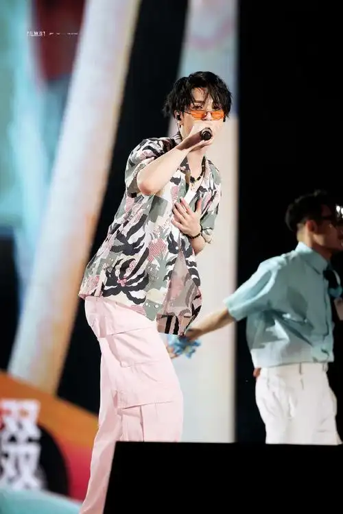 严浩翔用rap串联自己所有的歌##今日星拍放送