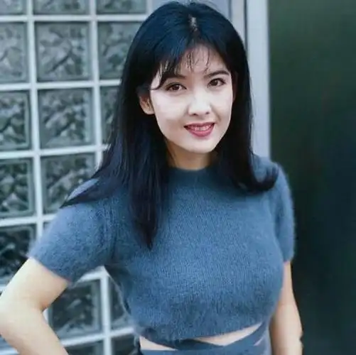 老照片:年轻时候的周慧敏