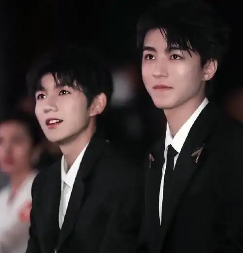 被"双j"接连邀请,24岁的王俊凯,终于证明自己的"江湖地位"|王源