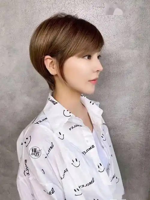 2021气质短发精选(45款)_乌兰察布