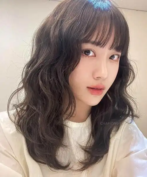 圆脸女生简单短发扎发,2022年新款短发扎发教程(圆脸短发发型2021年