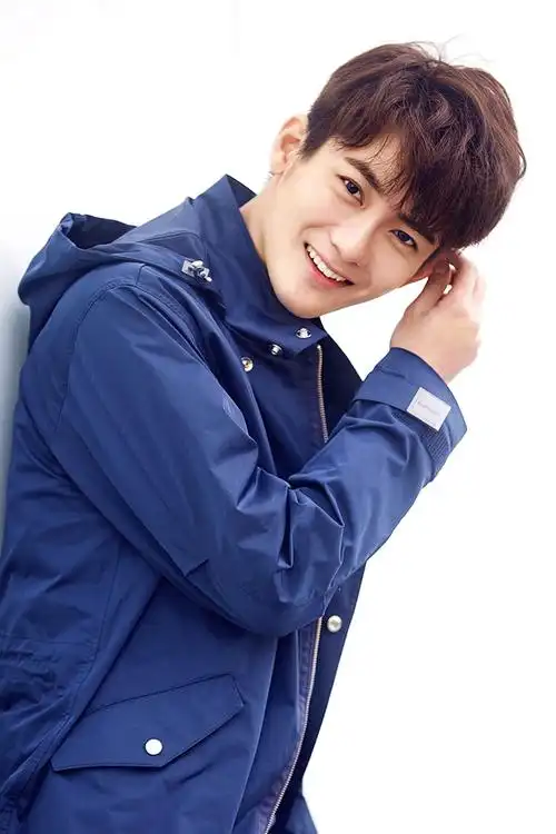 熊梓淇低眉浅笑展多面魅力