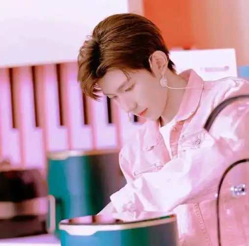 王源最新微信头像|王源_手机网易网