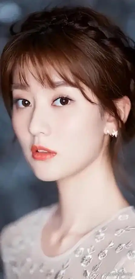 越来越漂亮了!29岁的年轻美女乔欣,美的让人难忘