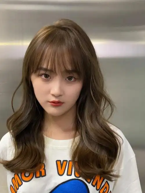 甜甜的法式刘海