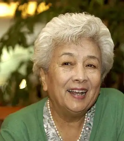 谢芳是60年代气质特殊的一位女演员,虽然扮演的都是革命英雄人物,但