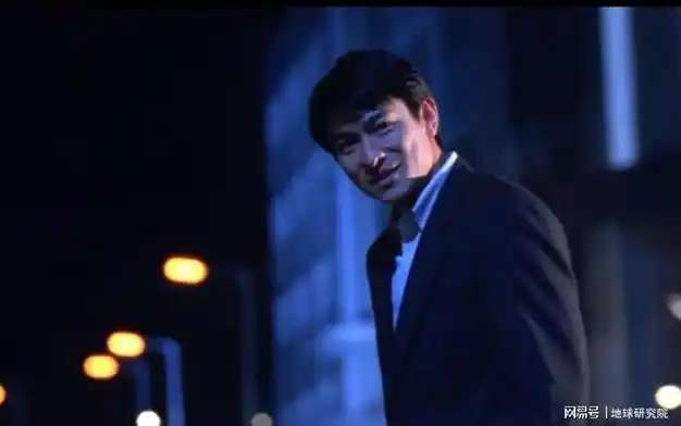 刘德华拼搏半生身价过亿为何不愿接济穷困潦倒的亲姐姐