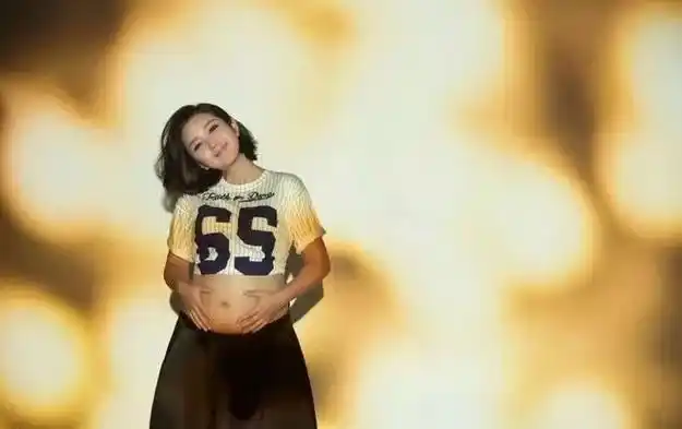 刘诗诗怀孕后首露面!明星孕照最美的竟是她?