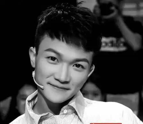 九年时间,周深从胆小鬼变成了孤勇者!_模式_节目_声音