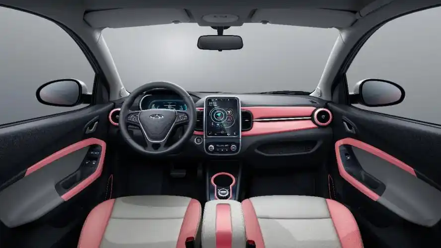 奇瑞新能源小蚂蚁女王版纯电动车内饰