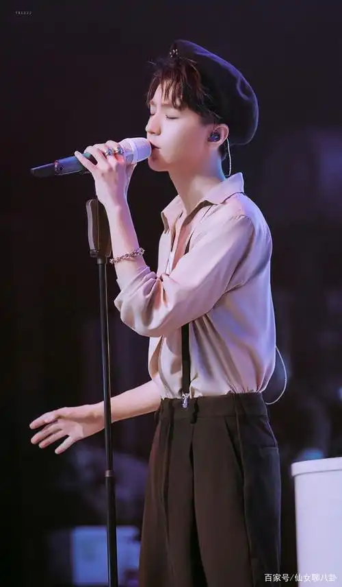 王俊凯一大波美图来袭,你扛得住吗?