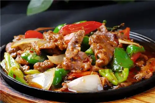 铁板牛肉鲜香嫩滑超级的香嫩爽口的很