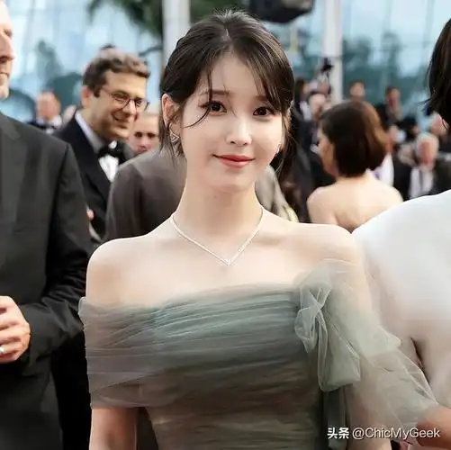 参加粉丝毕业礼,自费给500位粉丝买汉堡饮料|韩国|李知恩|歌谣大战