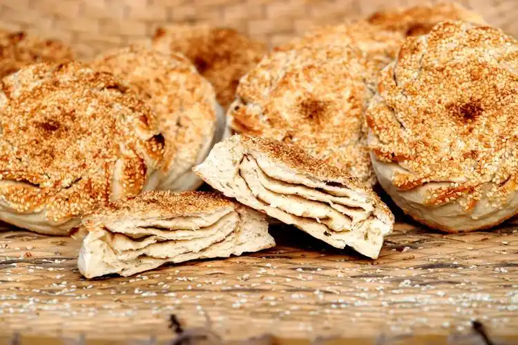 河南商丘非遗手制刘家烧饼飘香中原