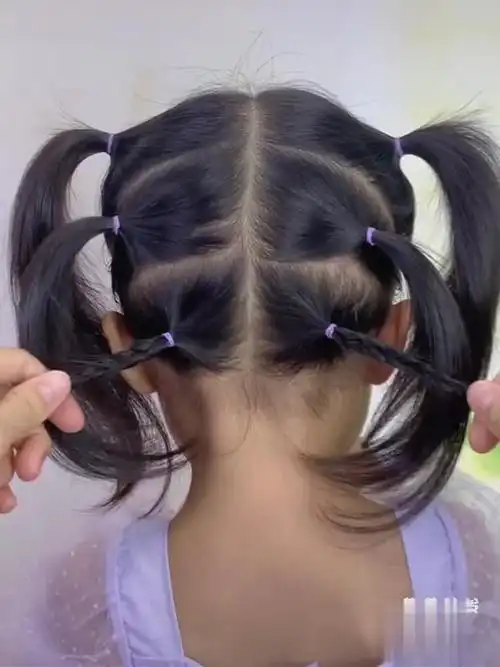 儿童丸子头简单扎法,夏日双丸子头发型丸子头 儿童编发 编发教程-时尚