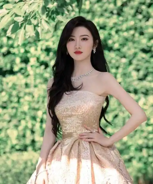 景甜旧照遭曝光,姣好面容,窈窕身材令人羡慕太漂亮了_观众_邓超_成龙