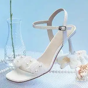 2022夏季新款露趾珍珠明星网红同款白色一字带扣凉鞋女气质高跟鞋