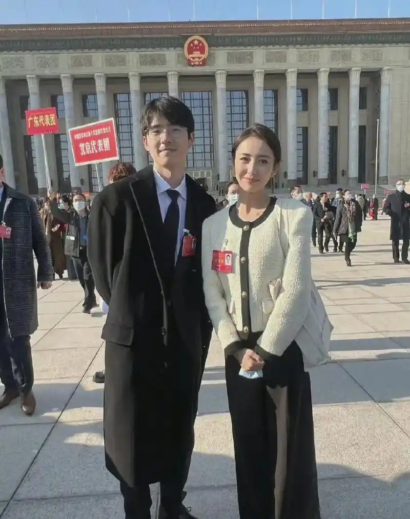 第十一届文代会 刘昊然大背头真的好帅#刘昊然#佟丽娅@do - 抖音