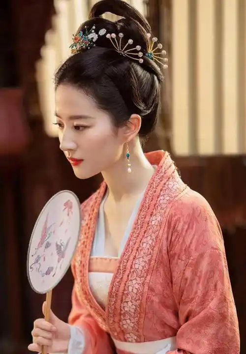 刘亦菲古装电影被忽略,是"神仙姐姐"烙印太深,还是演技差?