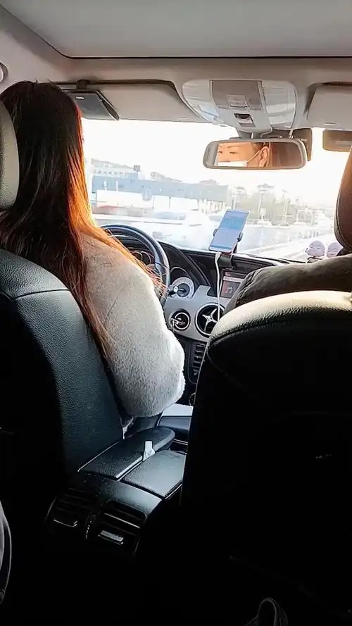 坐车回来的路上