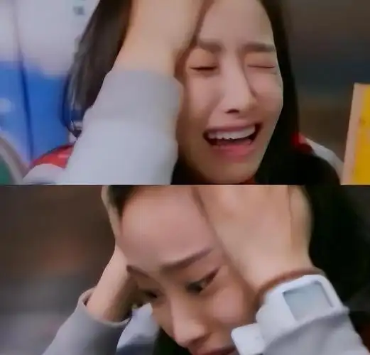 没想到,2024刚开年,37岁的宋茜就打出了一副"王炸"