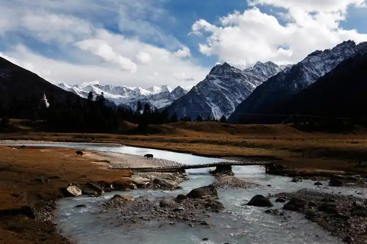 川西高原新路海其景色迷人且更加有深度