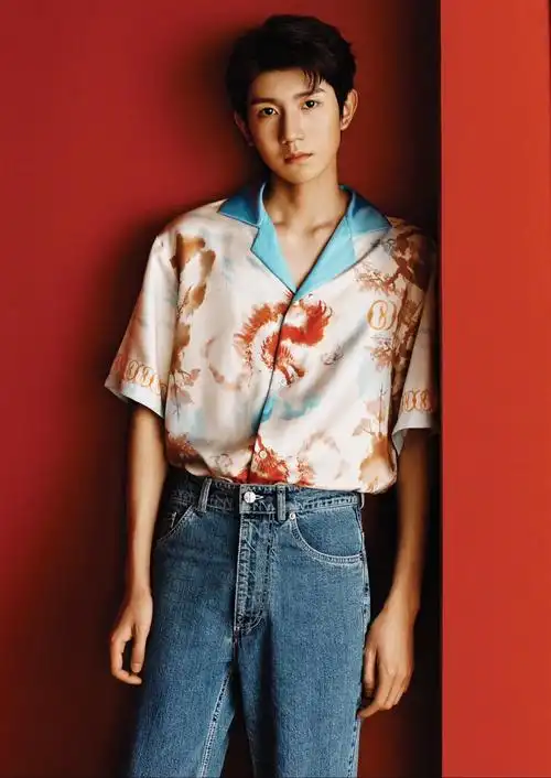 bally小王子—王源好帅!帅我一脸,少年感十足#王源  - 抖音