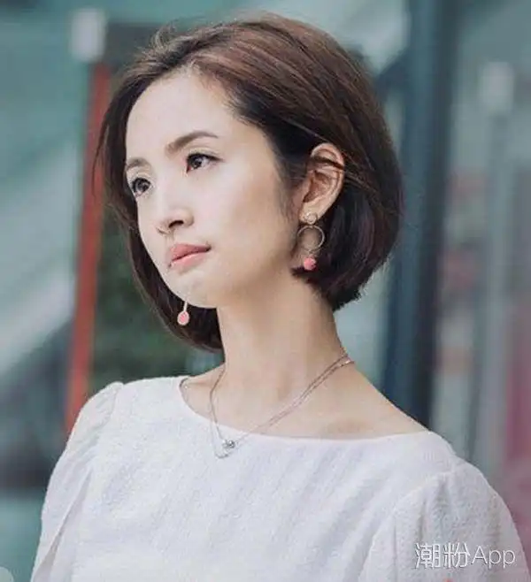 老男孩林依晨发型 轻松hold住冻龄短发