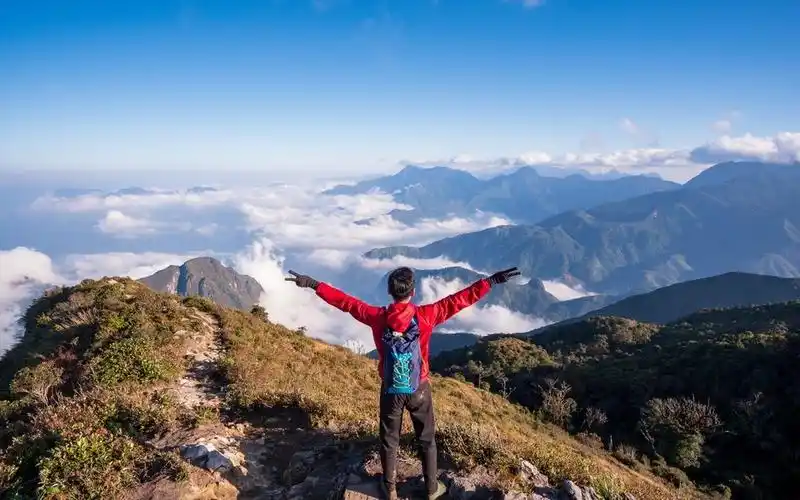 一个人旅行的唯美图片壁纸