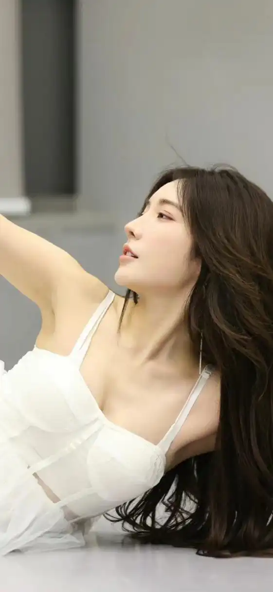 戴燕妮身材挺有料