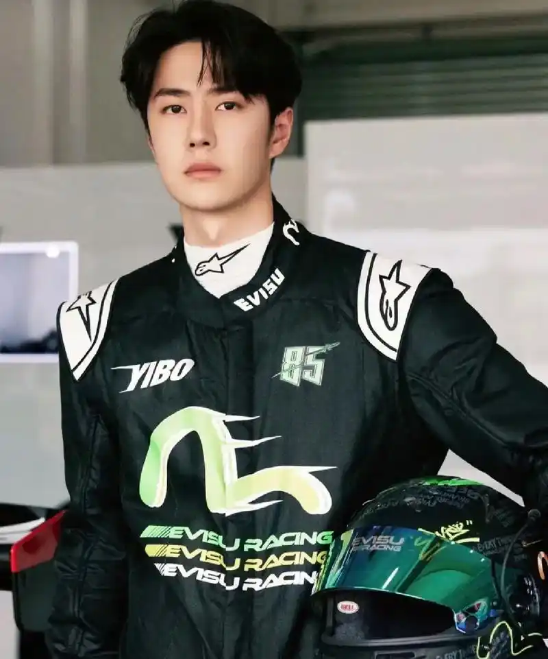 王一博 #酷盖 #王甜甜 #85号车手王 - 抖音