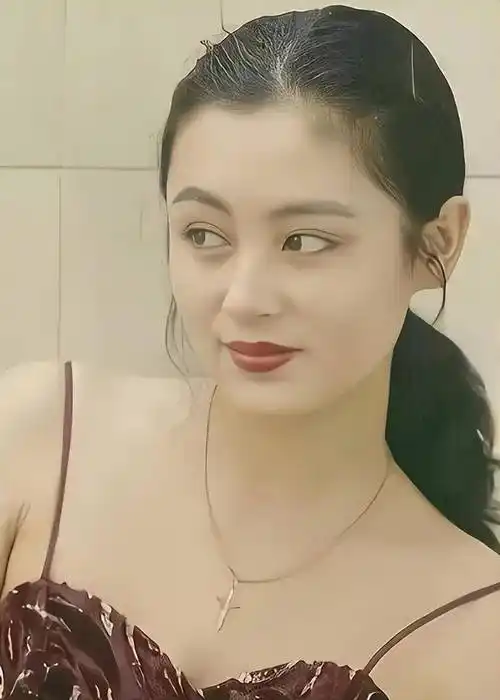 曾是"亚洲第一美女"的陈红,巅峰时期的美貌,几乎无人能及_美人_生活