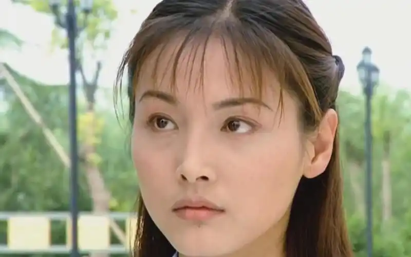 张延男人婆年少无知却不知她曾是这般绝色