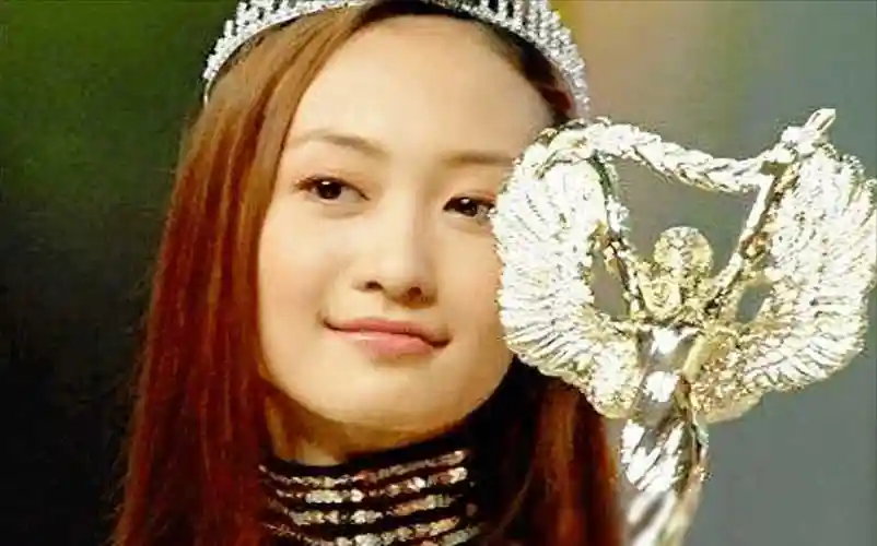 原创王鸥旧照曝光网友热议没人追还是不敢追