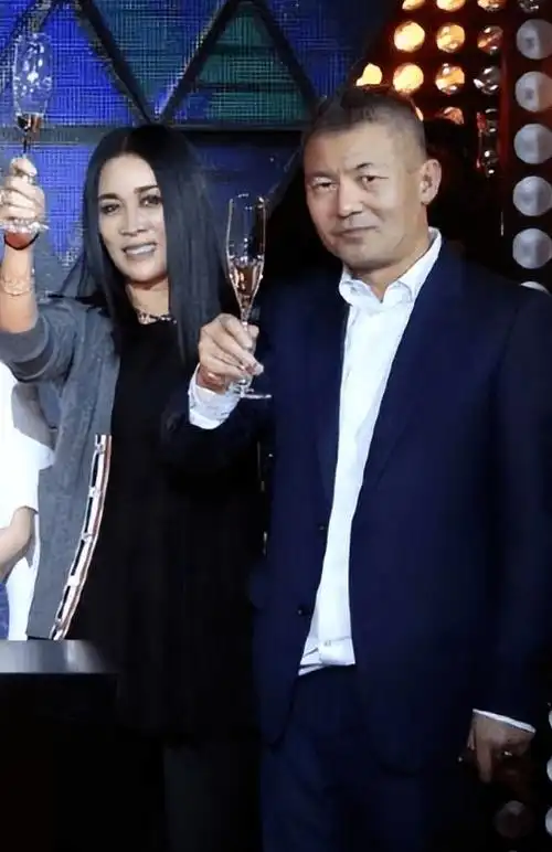 那英隐藏17年的二婚老公是她!