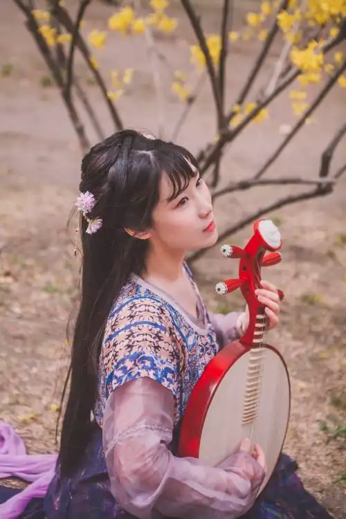 data-id="gntmblzfwu">hita,12月26日出生于北京,中国内地女歌手,网络