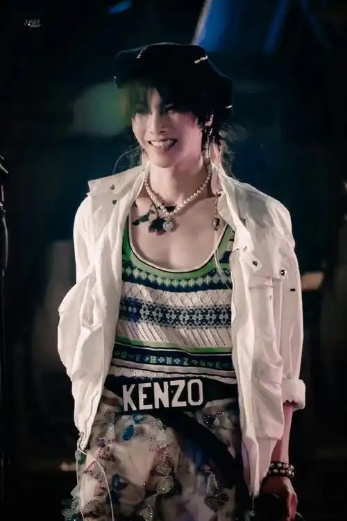 就这个**腰细身材好爽!  华晨宇花花hcy#华晨宇