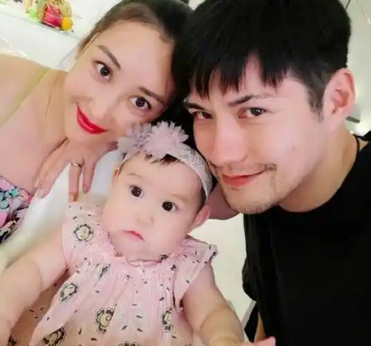 严屹宽妻子杜若溪:长得帅还不花心,嫁给他我很幸福