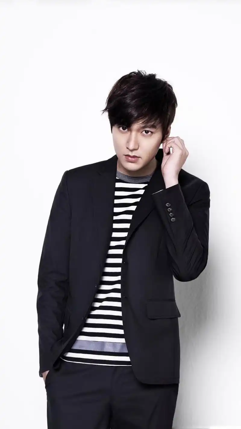 帅气王子李敏镐时尚写真手机壁纸下载