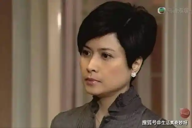 17岁拍三级,32岁被出轨,40岁嫁大佬,港剧都不如她的人生精彩_蒙嘉慧