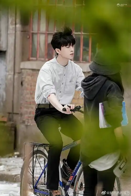 杨紫范丞丞身高差