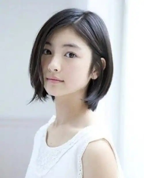 短发真的显脸小,显嫩!特别是第4个发型_五官_脸型_气质