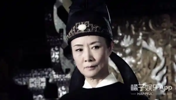 但你印象里的"一位"很有可能是"两位". 《神探狄仁杰》里的是吕中