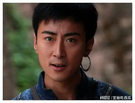 离婚三年高梓淇终于见到了六岁的儿子蔡琳晒父子俩游玩视频